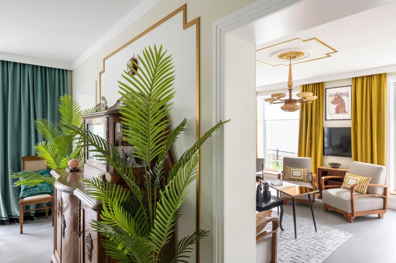 Suite With Private Bathroom At Three Bedroom Interwar Villa Grabyte With Daily Spaces To Share By Pine Forest On The Bank Of The River- 8Min By Car From Old Town Kaunas Luaran gambar