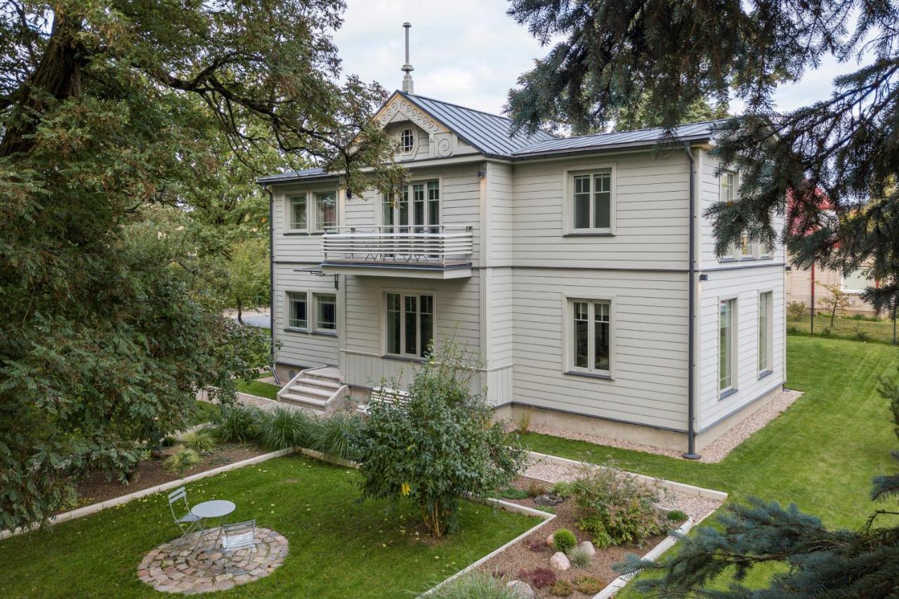 Suite With Private Bathroom At Three Bedroom Interwar Villa Grabyte With Daily Spaces To Share By Pine Forest On The Bank Of The River- 8Min By Car From Old Town Kaunas Luaran gambar