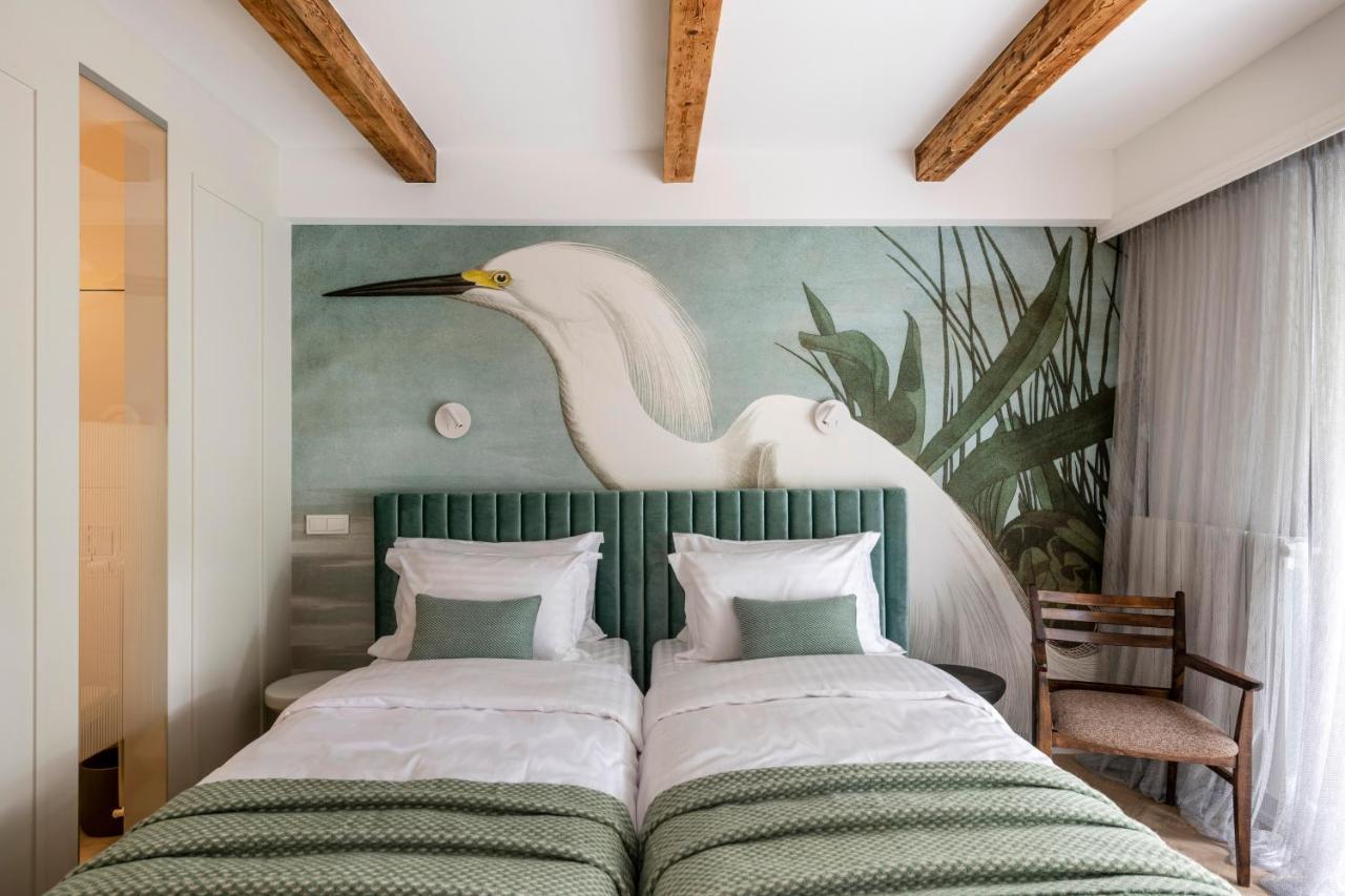 Suite With Private Bathroom At Three Bedroom Interwar Villa Grabyte With Daily Spaces To Share By Pine Forest On The Bank Of The River- 8Min By Car From Old Town Kaunas Luaran gambar
