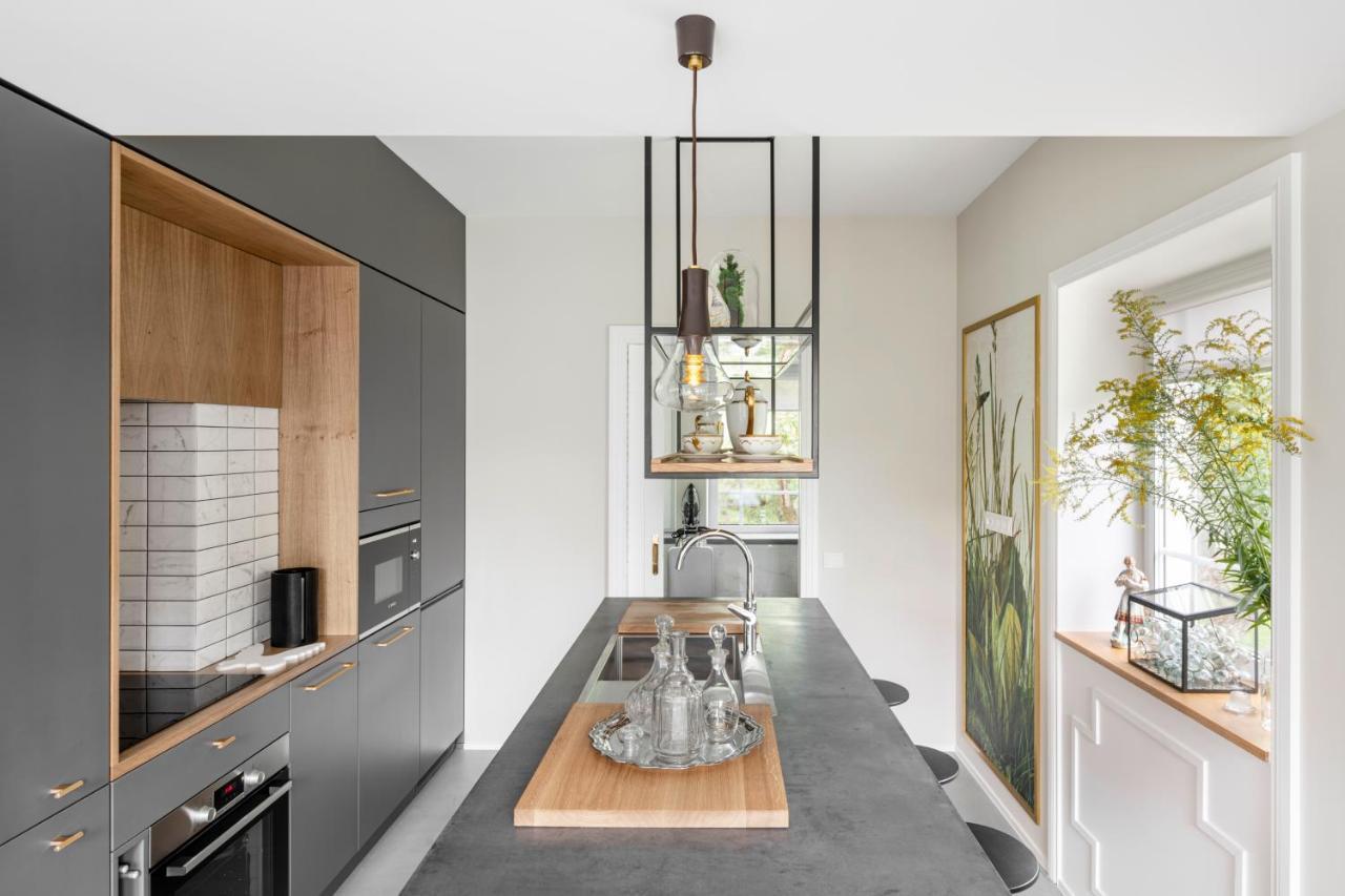 Suite With Private Bathroom At Three Bedroom Interwar Villa Grabyte With Daily Spaces To Share By Pine Forest On The Bank Of The River- 8Min By Car From Old Town Kaunas Luaran gambar