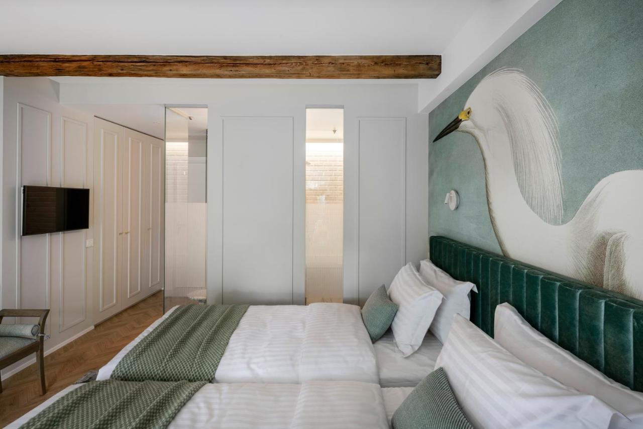 Suite With Private Bathroom At Three Bedroom Interwar Villa Grabyte With Daily Spaces To Share By Pine Forest On The Bank Of The River- 8Min By Car From Old Town Kaunas Luaran gambar