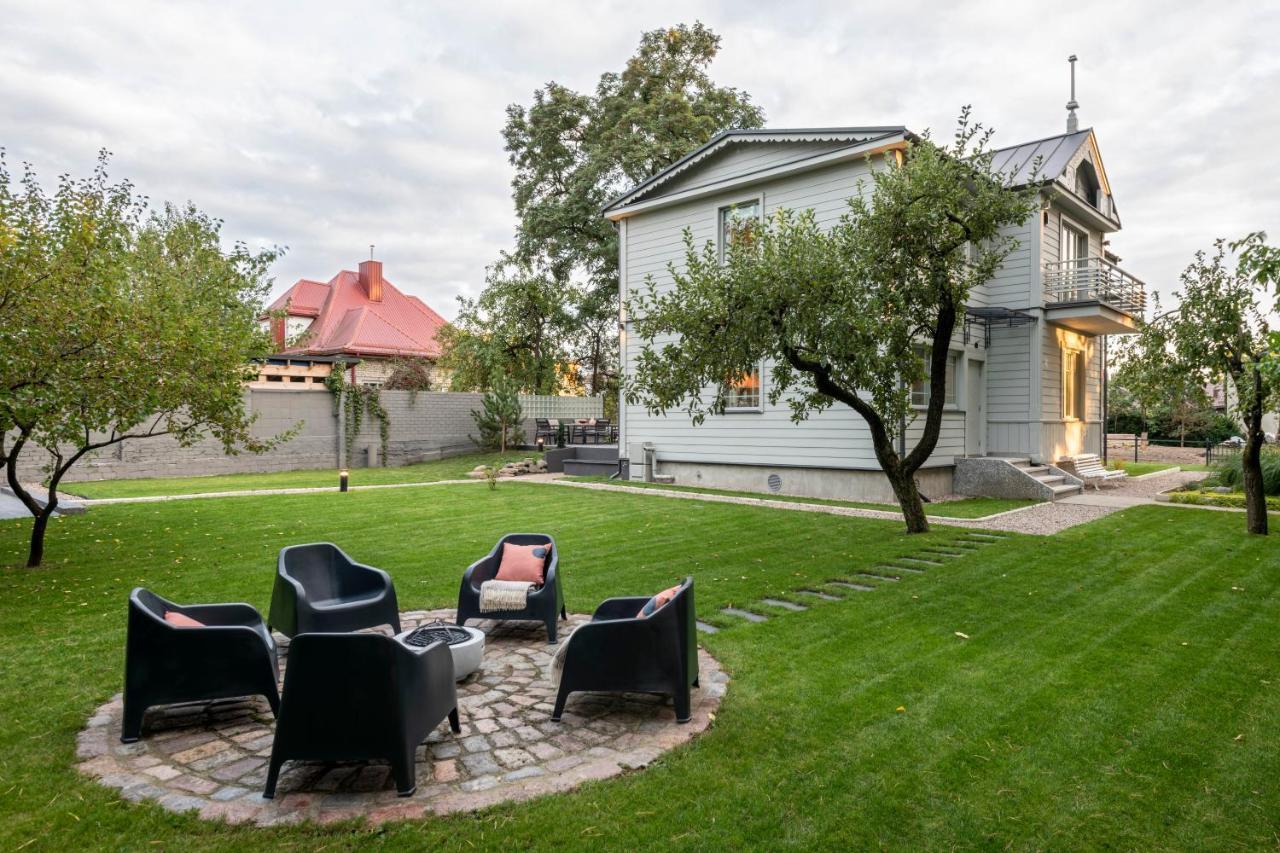 Suite With Private Bathroom At Three Bedroom Interwar Villa Grabyte With Daily Spaces To Share By Pine Forest On The Bank Of The River- 8Min By Car From Old Town Kaunas Luaran gambar