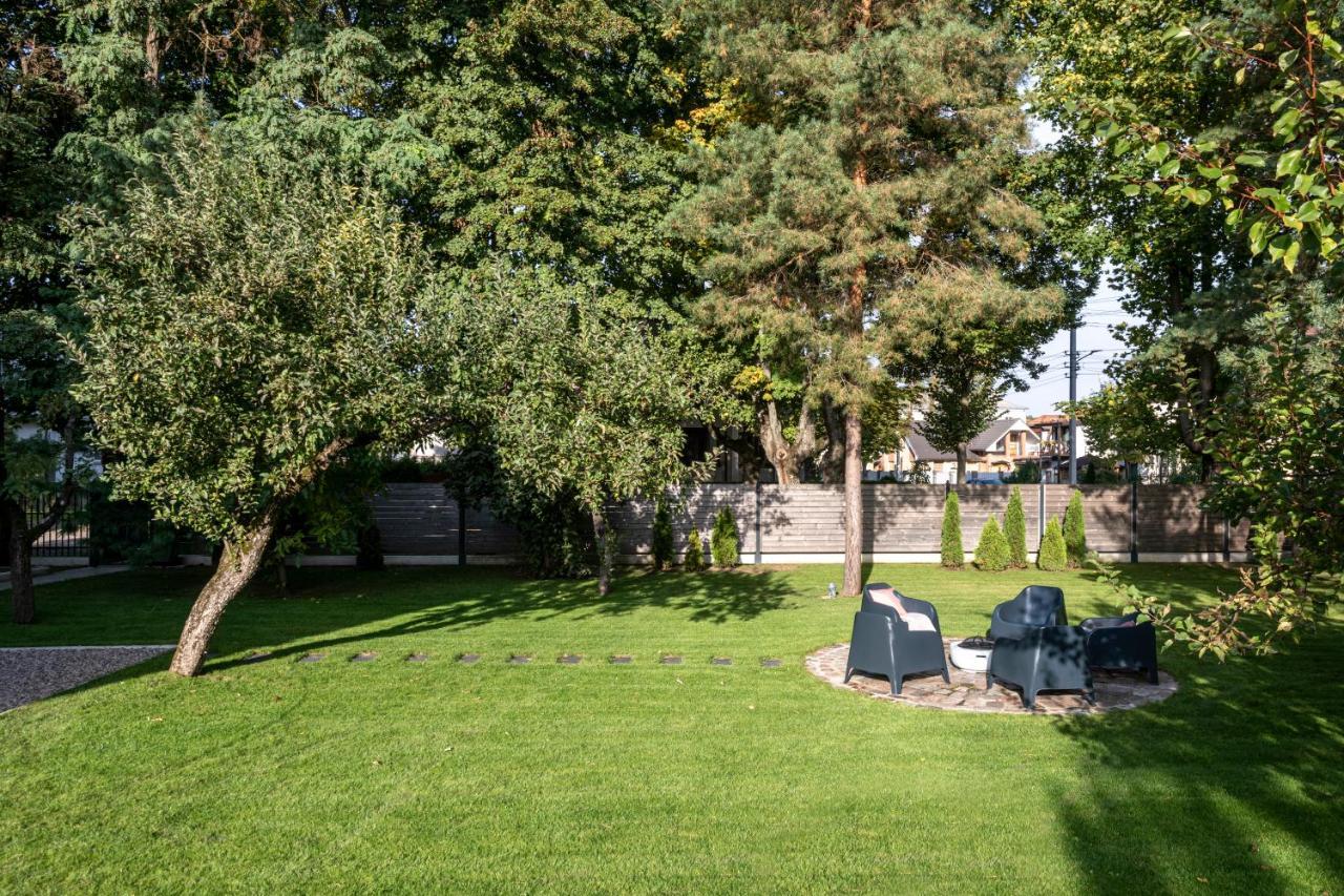 Suite With Private Bathroom At Three Bedroom Interwar Villa Grabyte With Daily Spaces To Share By Pine Forest On The Bank Of The River- 8Min By Car From Old Town Kaunas Luaran gambar