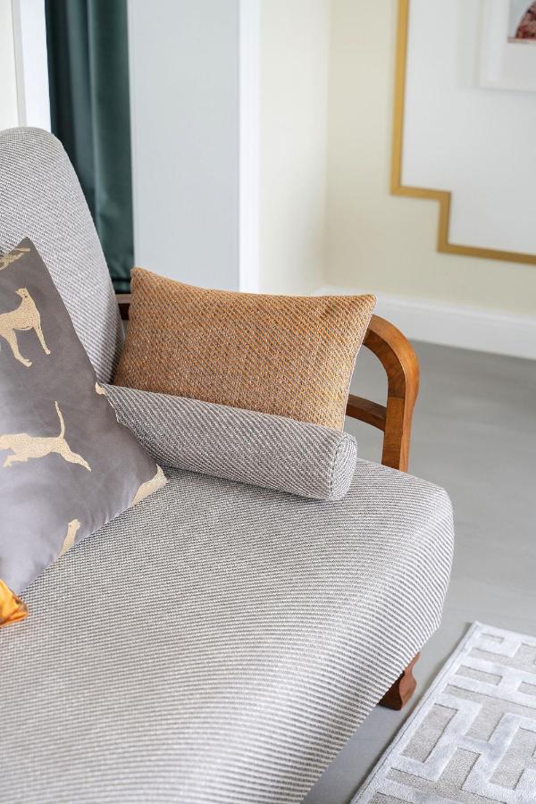 Suite With Private Bathroom At Three Bedroom Interwar Villa Grabyte With Daily Spaces To Share By Pine Forest On The Bank Of The River- 8Min By Car From Old Town Kaunas Luaran gambar