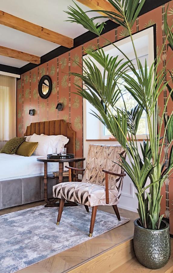Suite With Private Bathroom At Three Bedroom Interwar Villa Grabyte With Daily Spaces To Share By Pine Forest On The Bank Of The River- 8Min By Car From Old Town Kaunas Luaran gambar