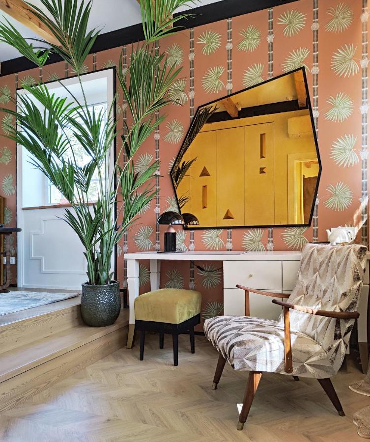 Suite With Private Bathroom At Three Bedroom Interwar Villa Grabyte With Daily Spaces To Share By Pine Forest On The Bank Of The River- 8Min By Car From Old Town Kaunas Luaran gambar