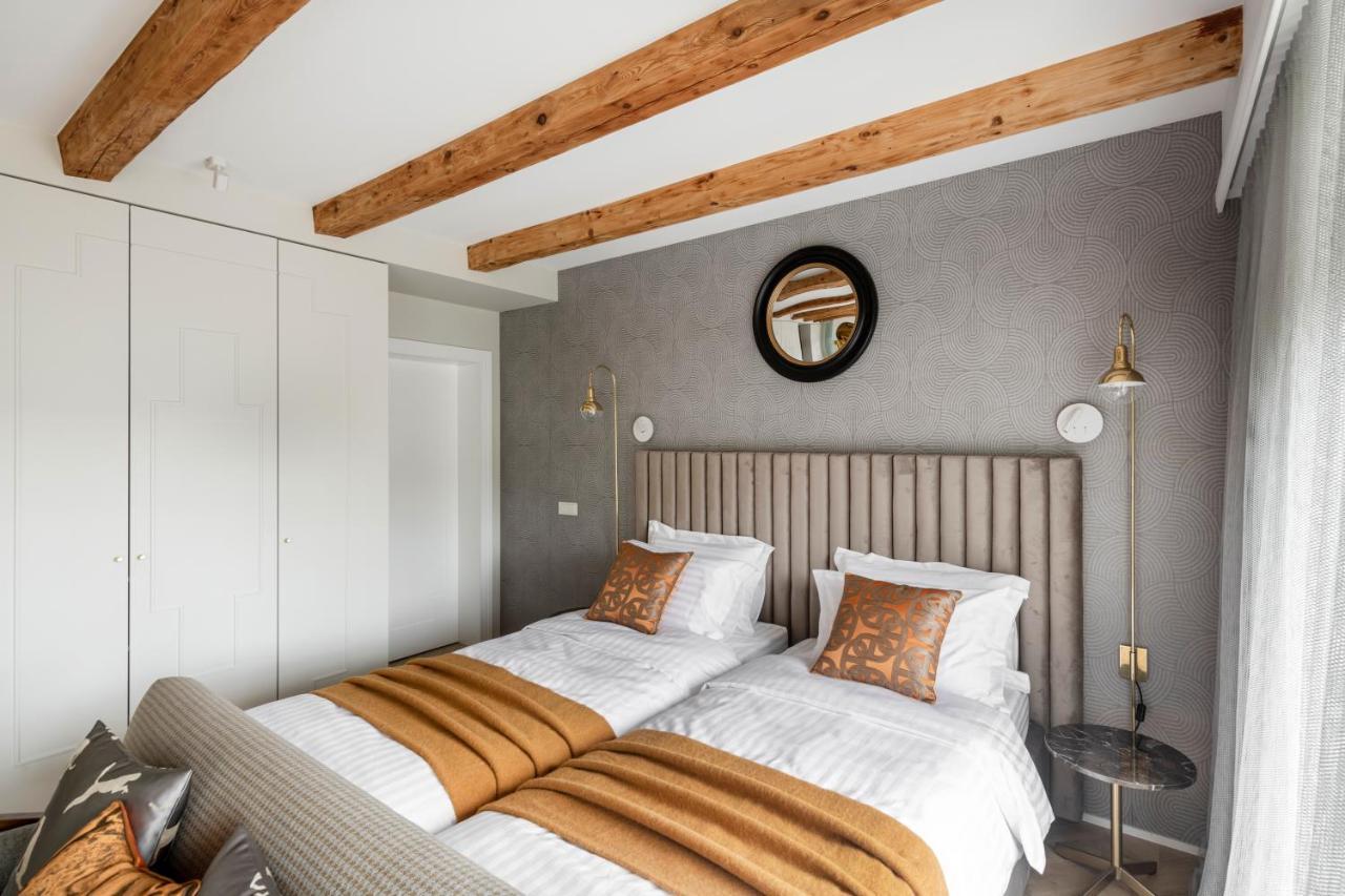 Suite With Private Bathroom At Three Bedroom Interwar Villa Grabyte With Daily Spaces To Share By Pine Forest On The Bank Of The River- 8Min By Car From Old Town Kaunas Luaran gambar